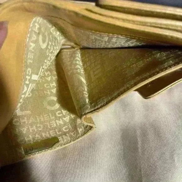 Chanel Lucky Charm Wallet - Picture 6 of 8